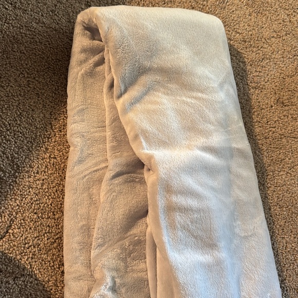 Fabric - Sew Lush Fleece Fabric Solids - Gray - Picture 3 of 4